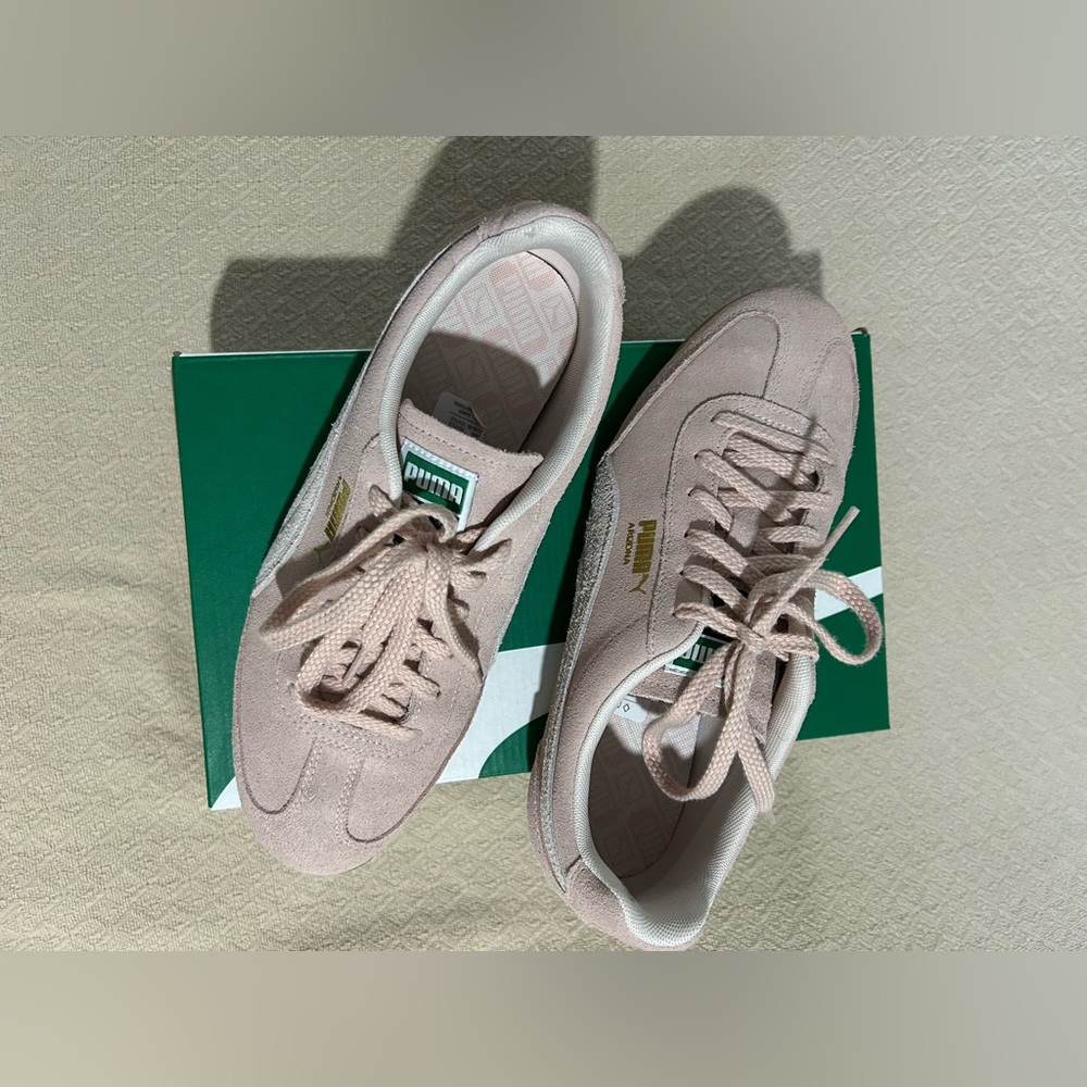Puma Arizona Suede Classic Sneaker in Blush Pink